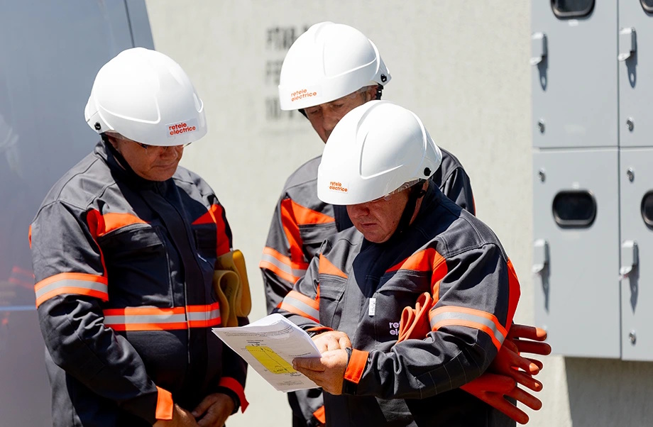 Ialomița: Peste 20 întreruperi alimentare cu energie electrică în mai multe localități