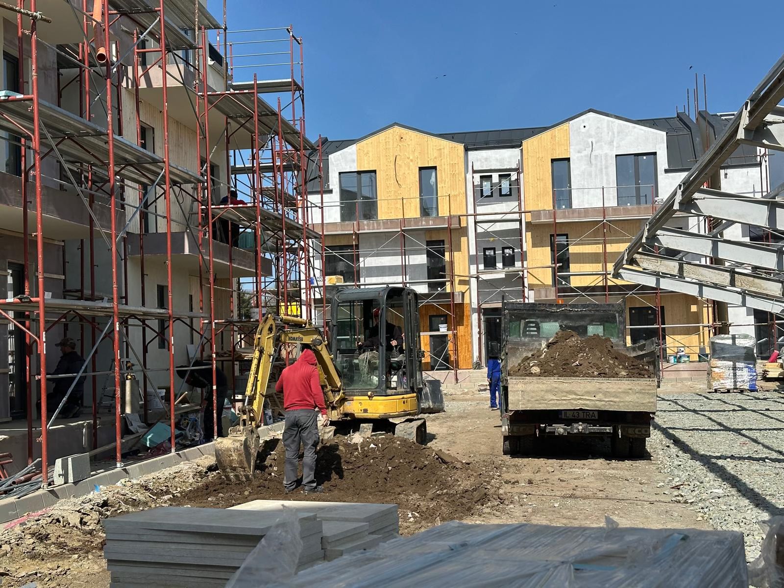 Feteşti: Lucrările la blocurile pentru tinerii specialişti au ajuns la faza finisajelor